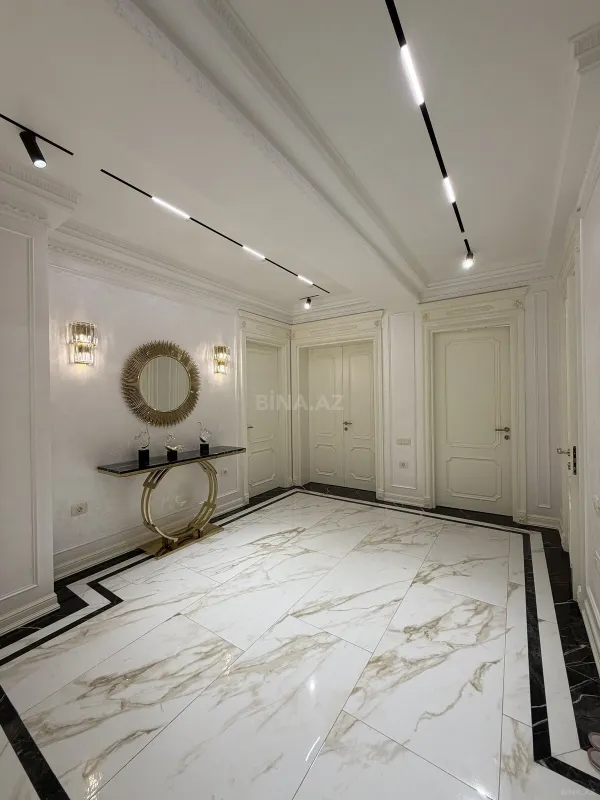 Satılır 4 otaqlı mənzil 185 m²