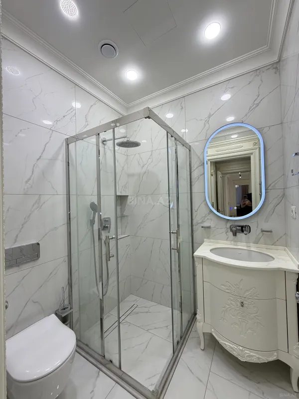 Satılır 4 otaqlı mənzil 185 m²