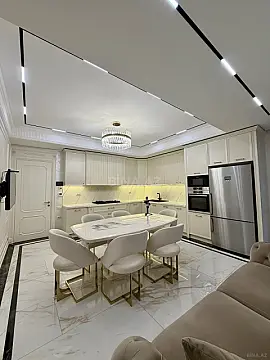 Satılır 4 otaqlı mənzil 185 m²