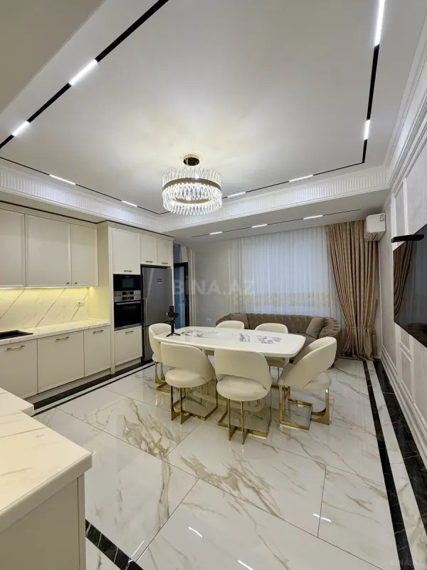 Satılır 4 otaqlı mənzil 185 m²