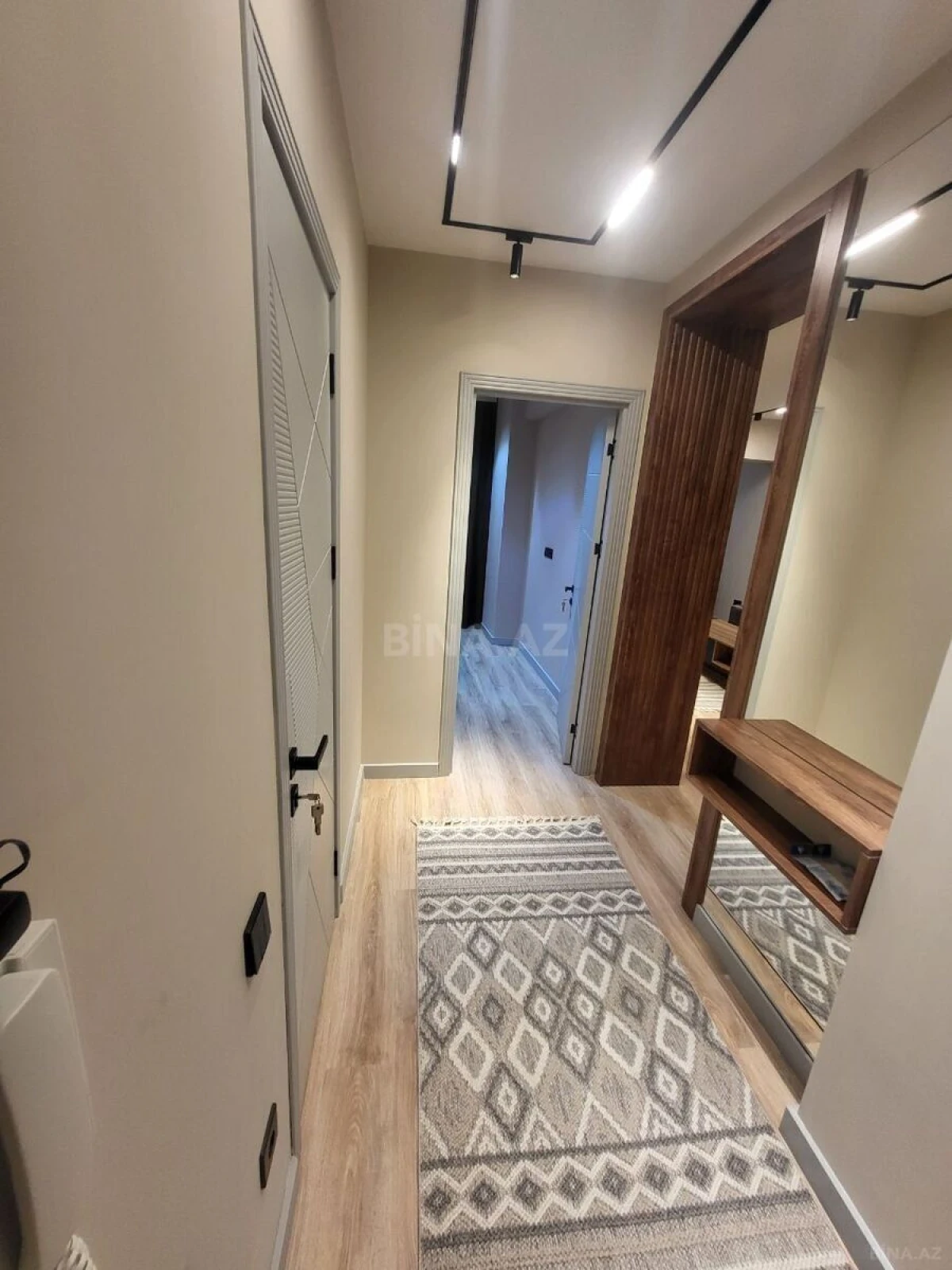 Kirayə verilir 2 otaqlı mənzil 75 m²