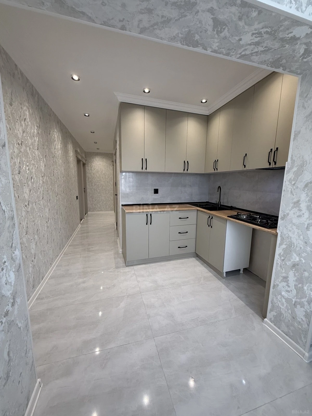 Satılır 3 otaqlı mənzil 85 m²