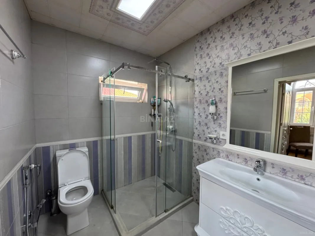 Satılır 5 otaqlı həyət evi 300 m²