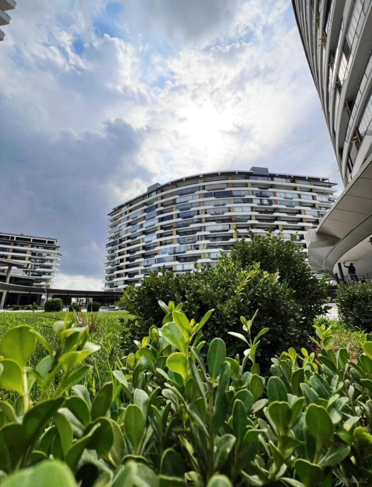 Satılır 2 otaqlı mənzil 73 m²