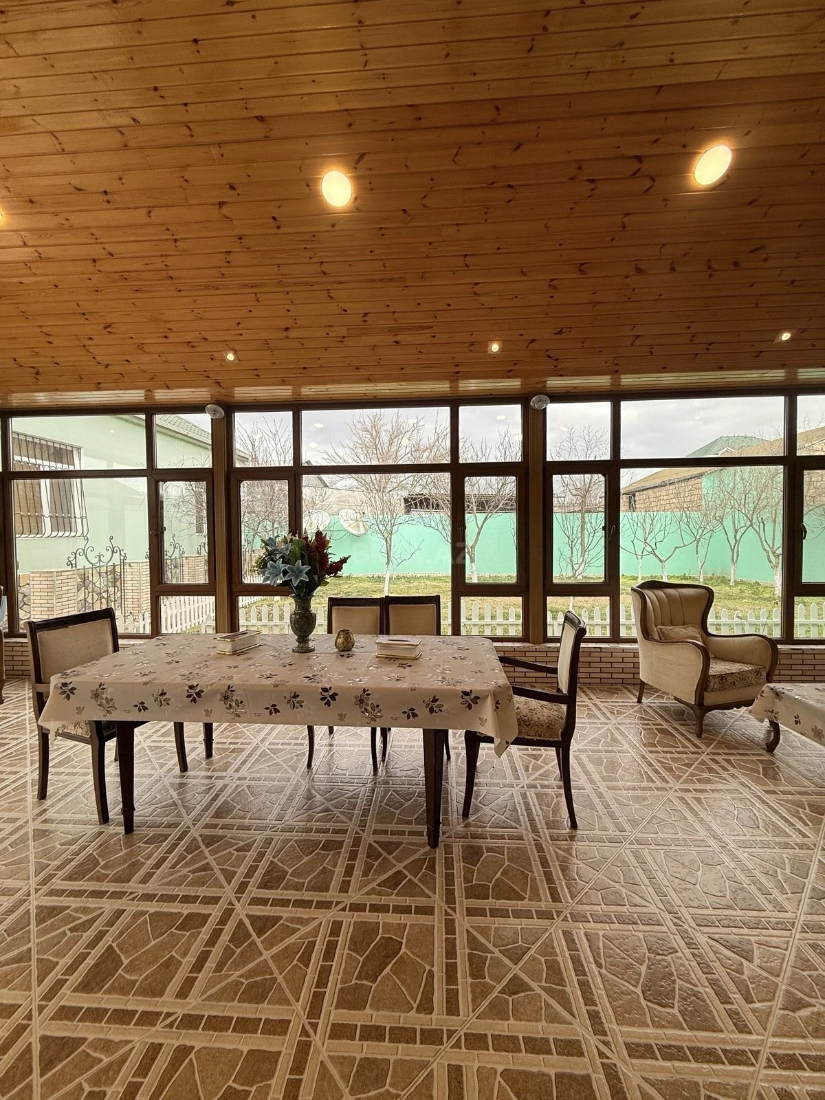 Satılır 5 otaqlı həyət evi 240 m²