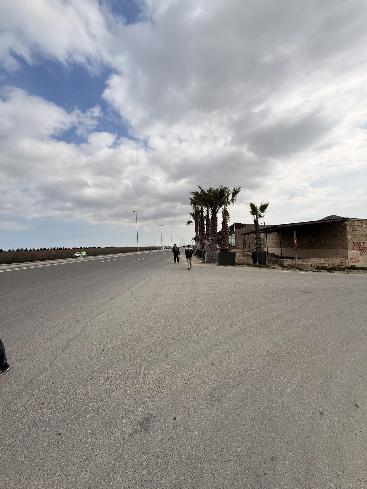 Satılır 5 otaqlı həyət evi 240 m²