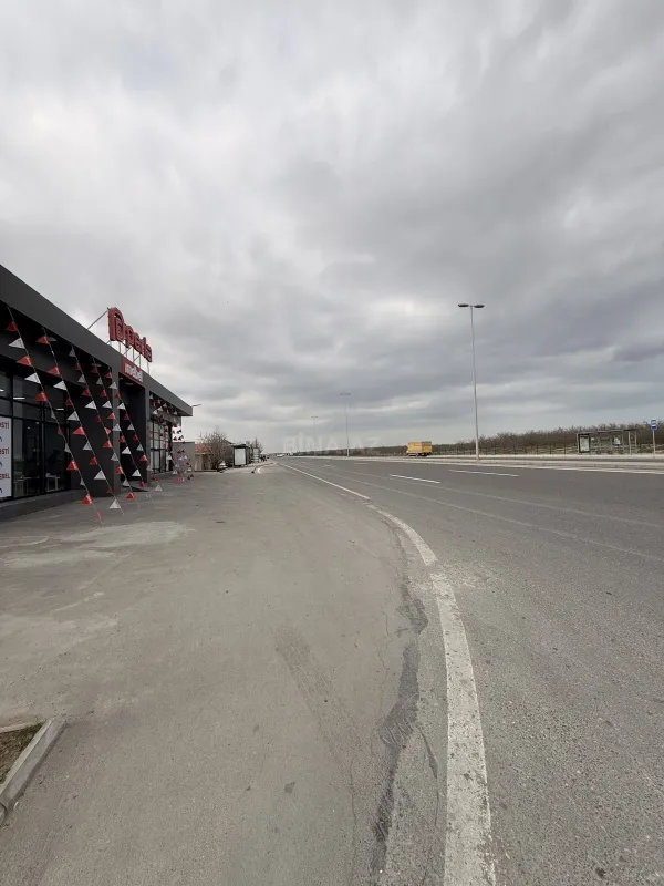 Satılır 5 otaqlı həyət evi 240 m²