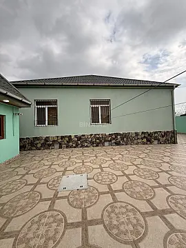 Satılır 5 otaqlı həyət evi 240 m²