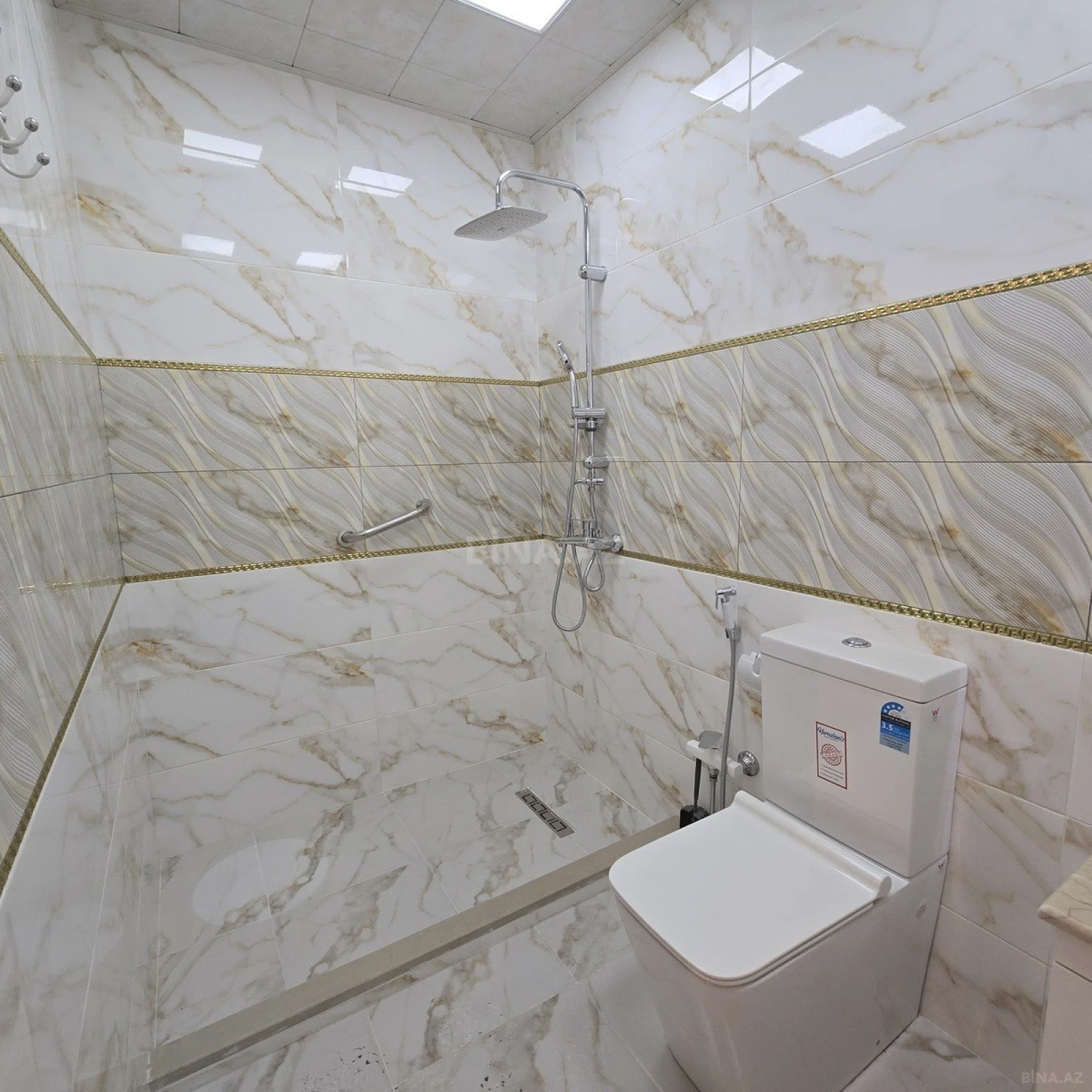 Satılır 3 otaqlı mənzil 104 m²