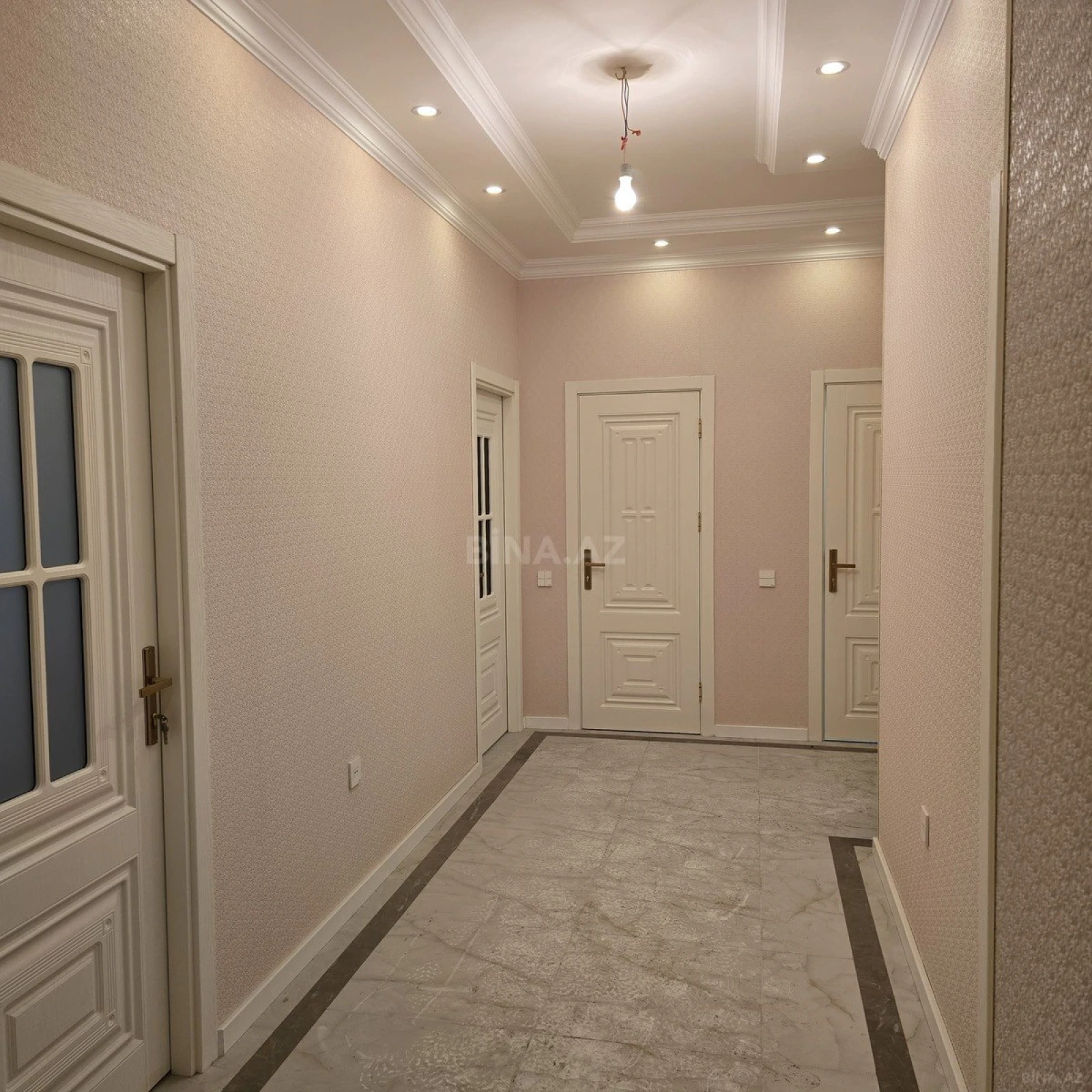 Satılır 3 otaqlı mənzil 104 m²