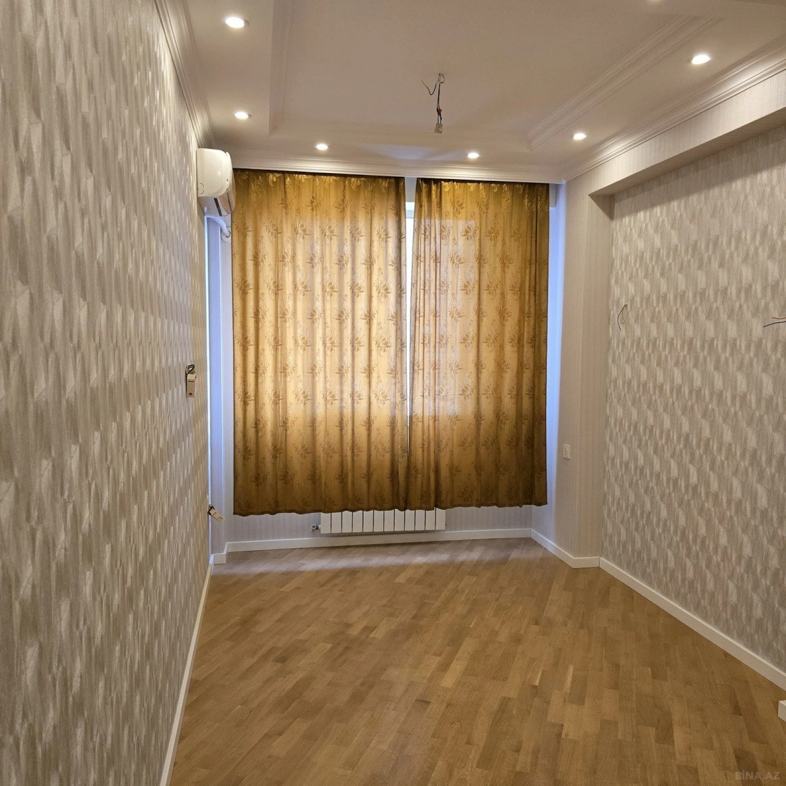 Satılır 3 otaqlı mənzil 104 m²