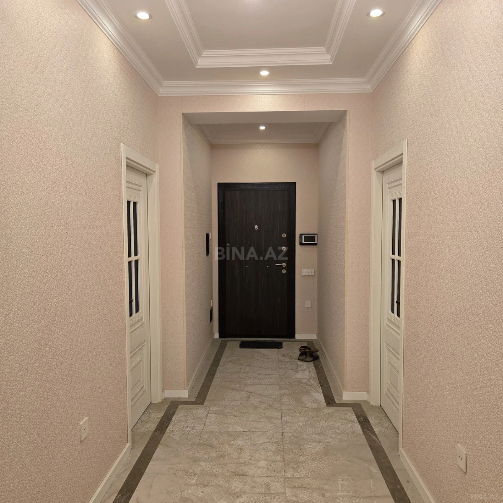 Satılır 3 otaqlı mənzil 104 m²
