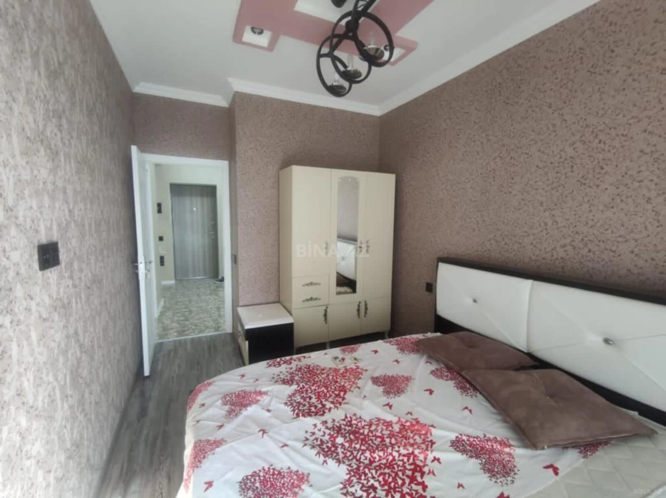 Kirayə verilir 2 otaqlı mənzil 60 m²