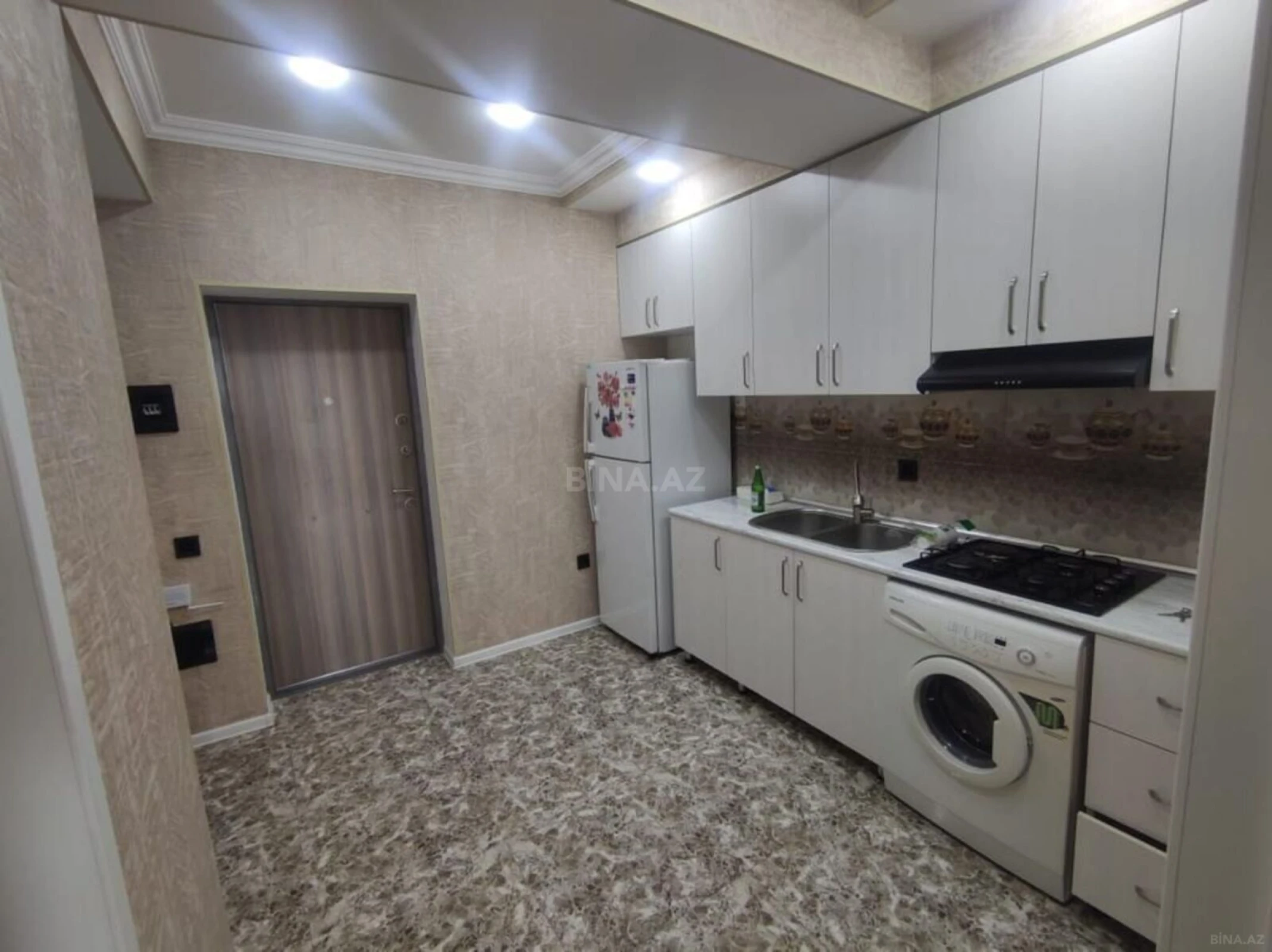 Kirayə verilir 2 otaqlı mənzil 60 m²