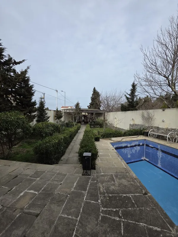 Satılır obyekt 600 m²