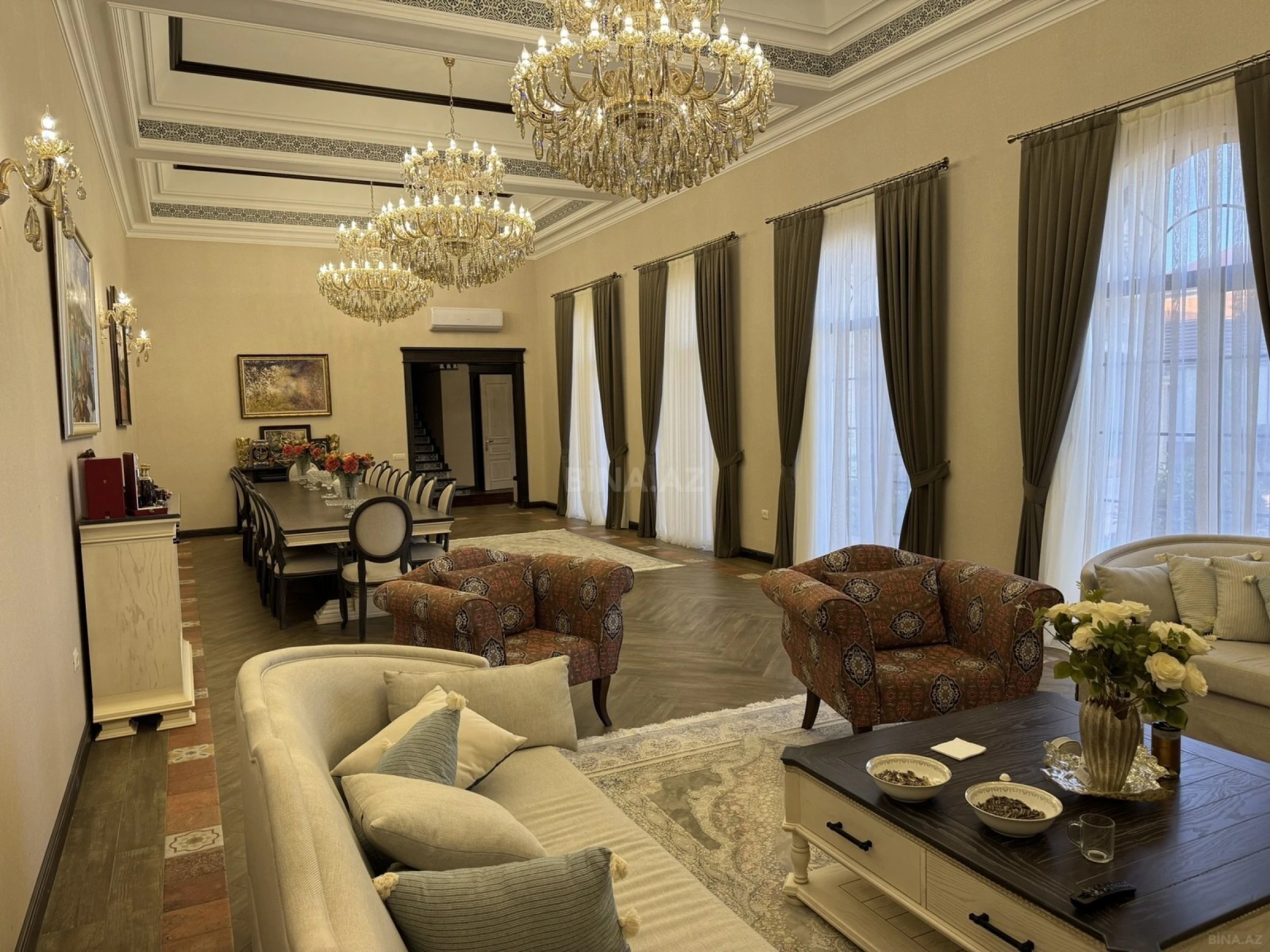 Satılır 6 otaqlı həyət evi 342 m²