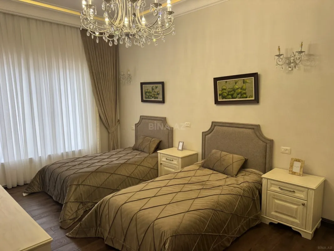 Satılır 6 otaqlı həyət evi 342 m²