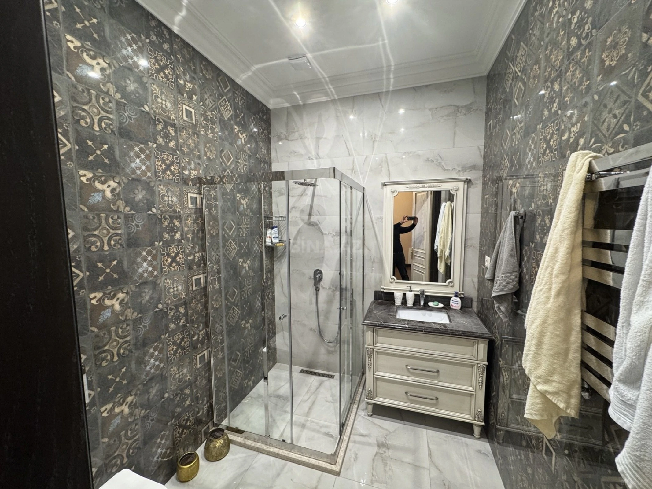 Satılır 6 otaqlı həyət evi 342 m²