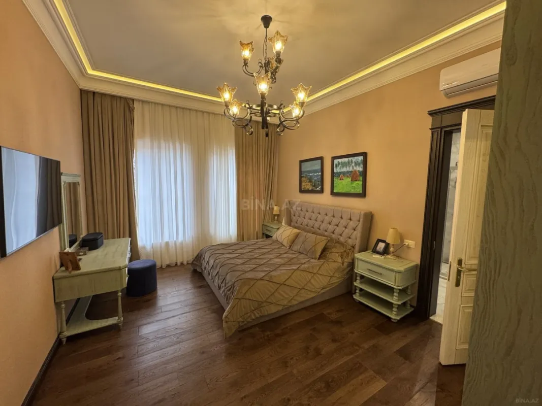 Satılır 6 otaqlı həyət evi 342 m²