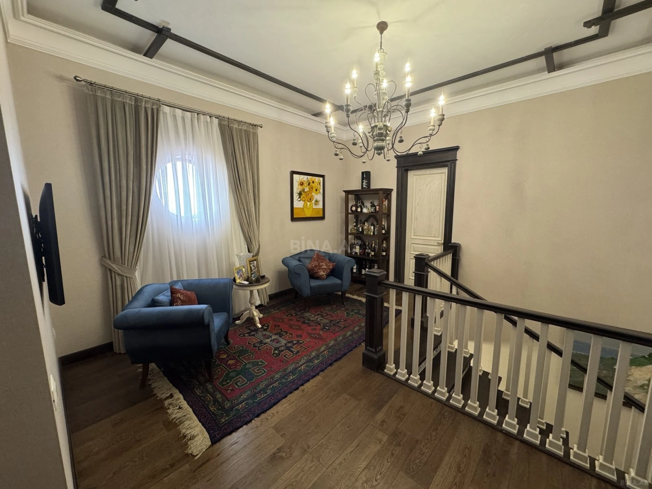 Satılır 6 otaqlı həyət evi 342 m²