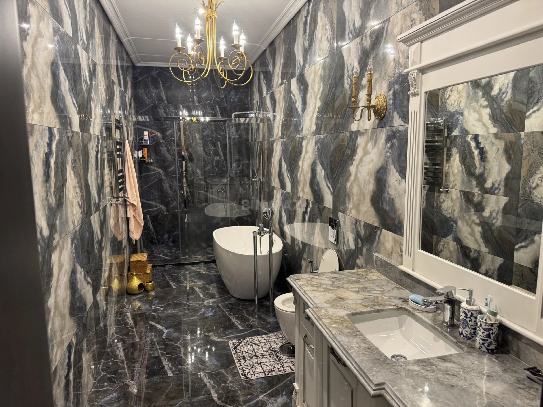 Satılır 6 otaqlı həyət evi 342 m²