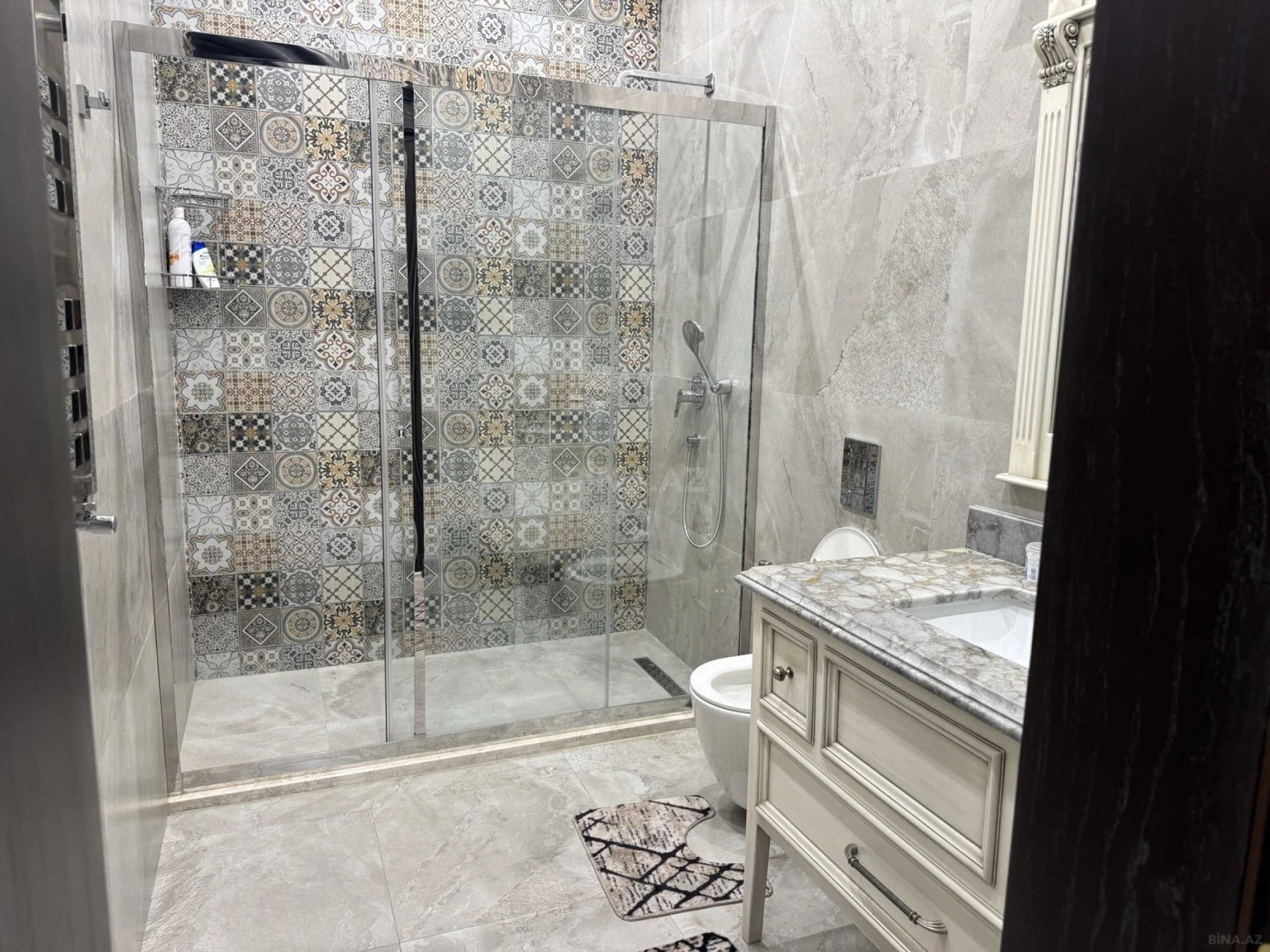 Satılır 6 otaqlı həyət evi 342 m²