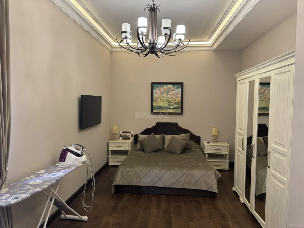Satılır 6 otaqlı həyət evi 342 m²