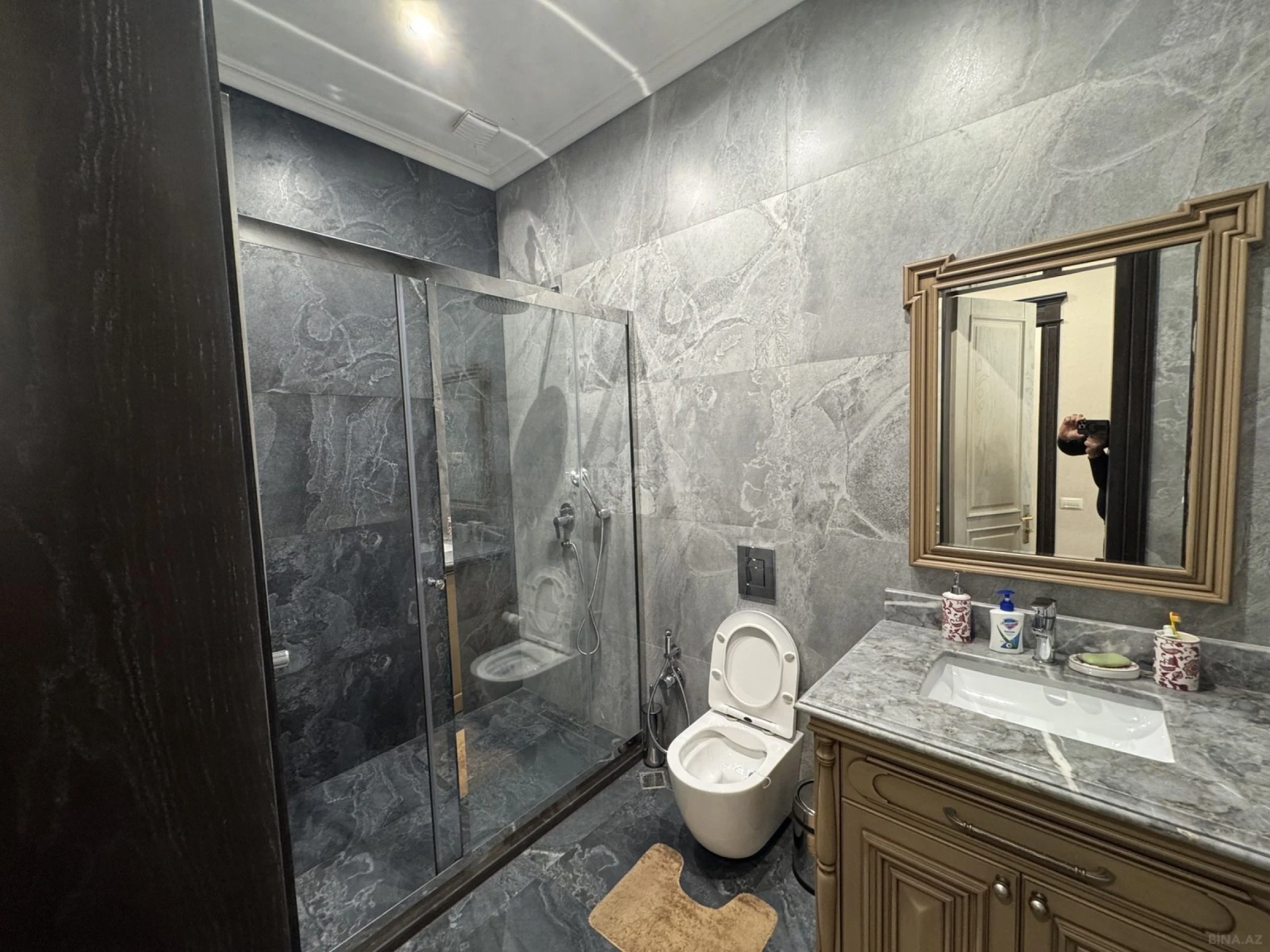 Satılır 6 otaqlı həyət evi 342 m²