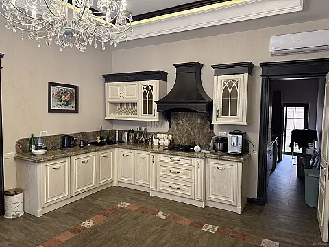 Satılır 6 otaqlı həyət evi 342 m²