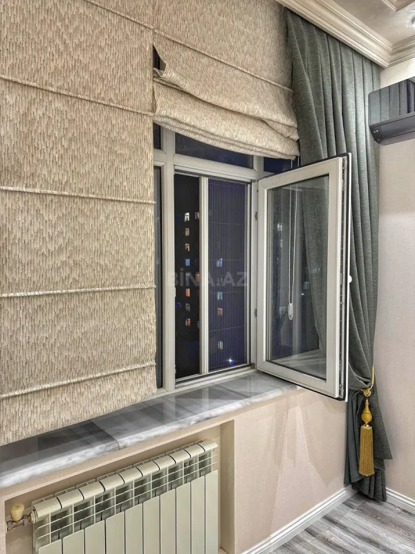 Satılır 4 otaqlı mənzil 145 m²