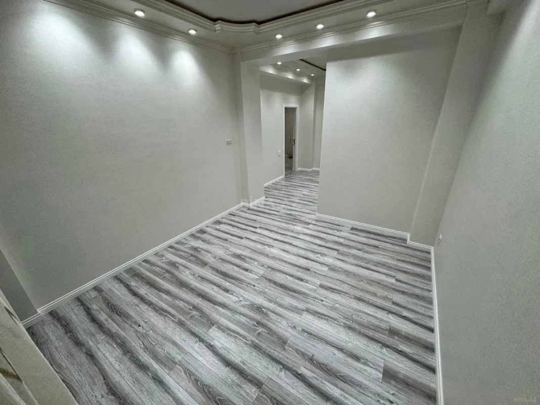 Satılır 4 otaqlı mənzil 145 m²