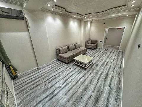 Satılır 4 otaqlı mənzil 145 m²