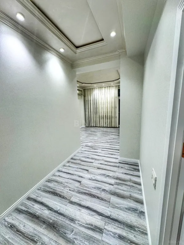 Satılır 4 otaqlı mənzil 145 m²