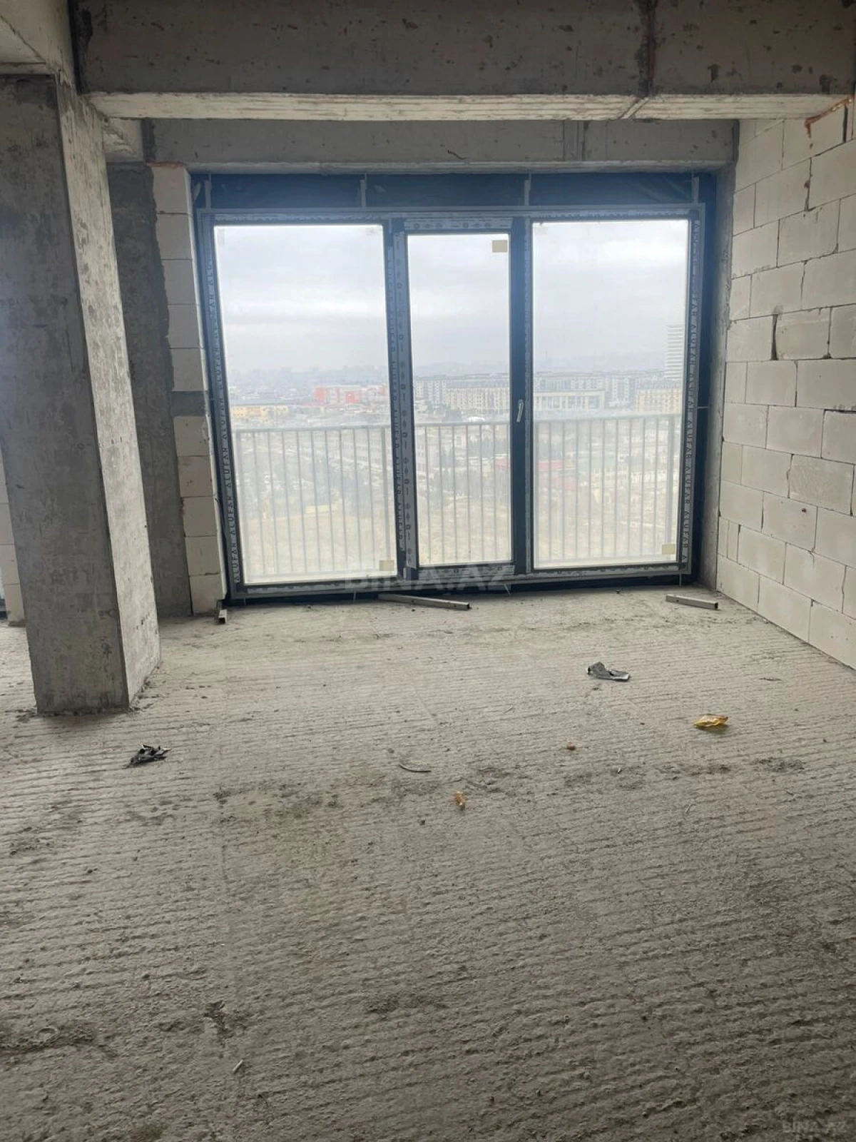 Satılır 3 otaqlı mənzil 126 m²