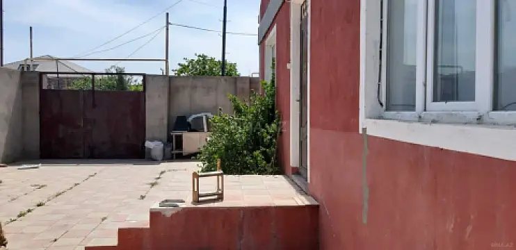 Kirayə verilir 3 otaqlı həyət evi 100 m²