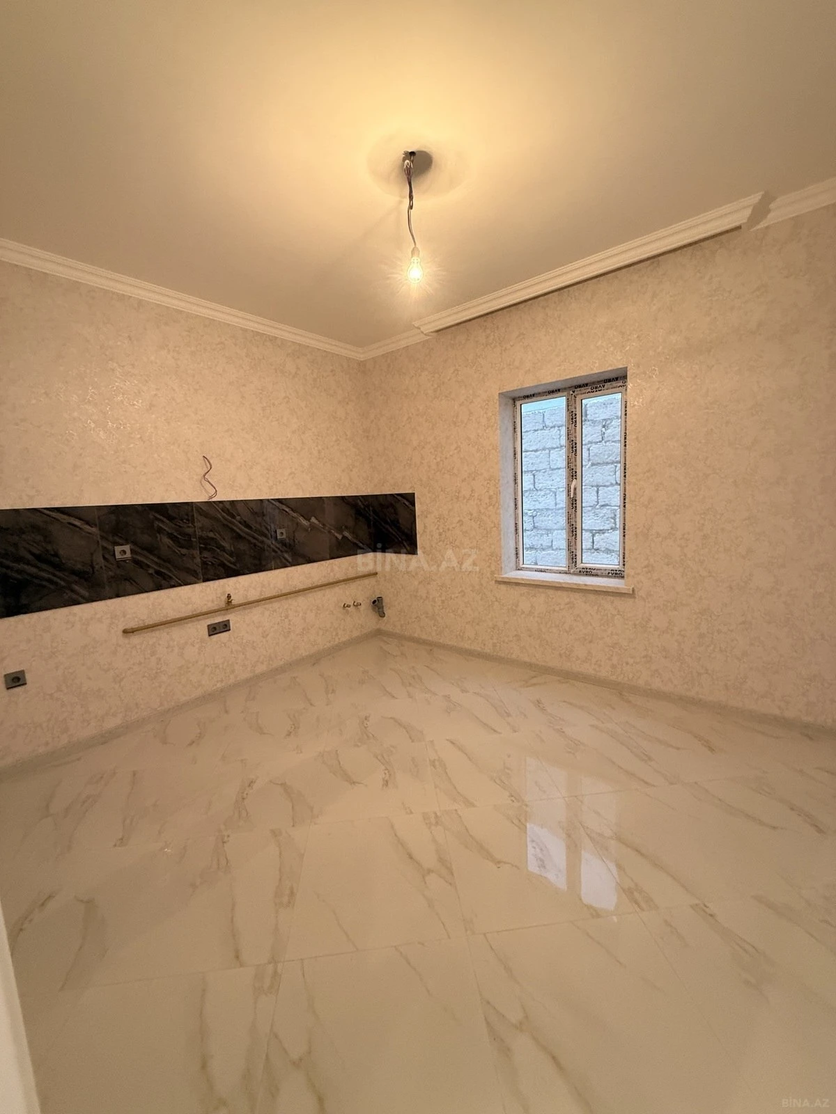 Satılır 8 otaqlı həyət evi 160 m²