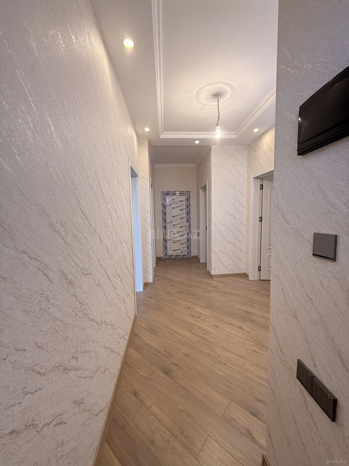 Satılır 8 otaqlı həyət evi 160 m²