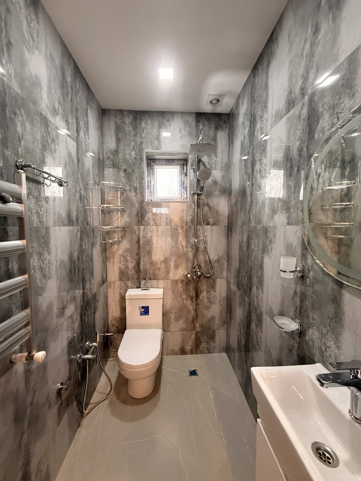 Satılır 8 otaqlı həyət evi 160 m²