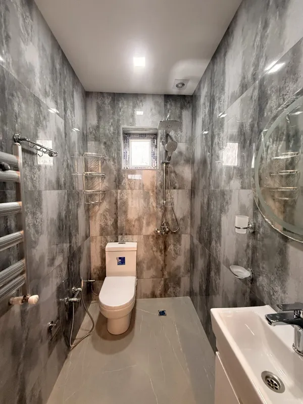 Satılır 8 otaqlı həyət evi 160 m²