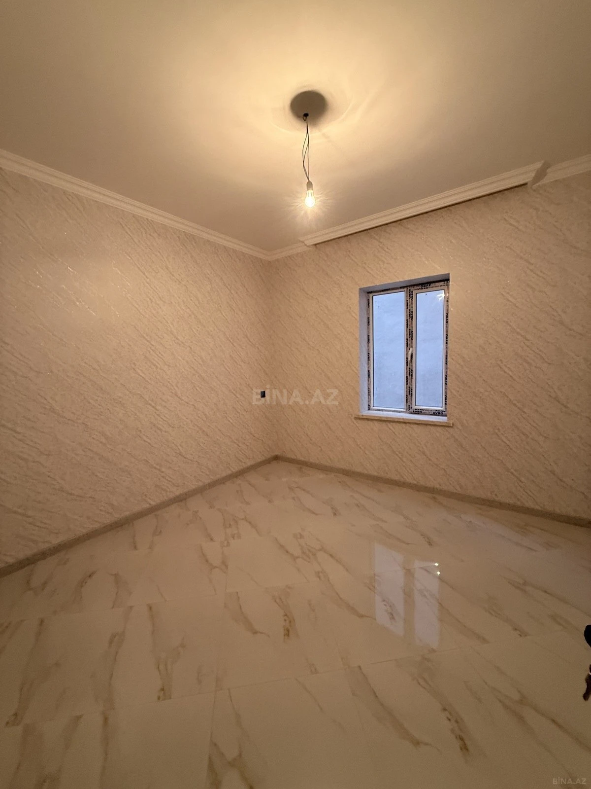 Satılır 8 otaqlı həyət evi 160 m²