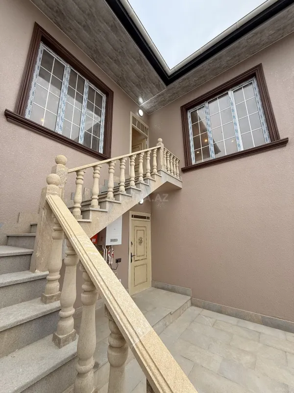 Satılır 8 otaqlı həyət evi 160 m²