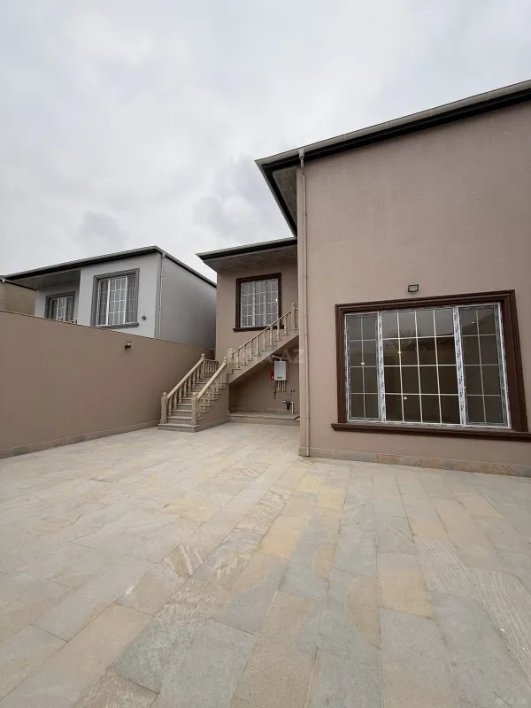 Satılır 8 otaqlı həyət evi 160 m²