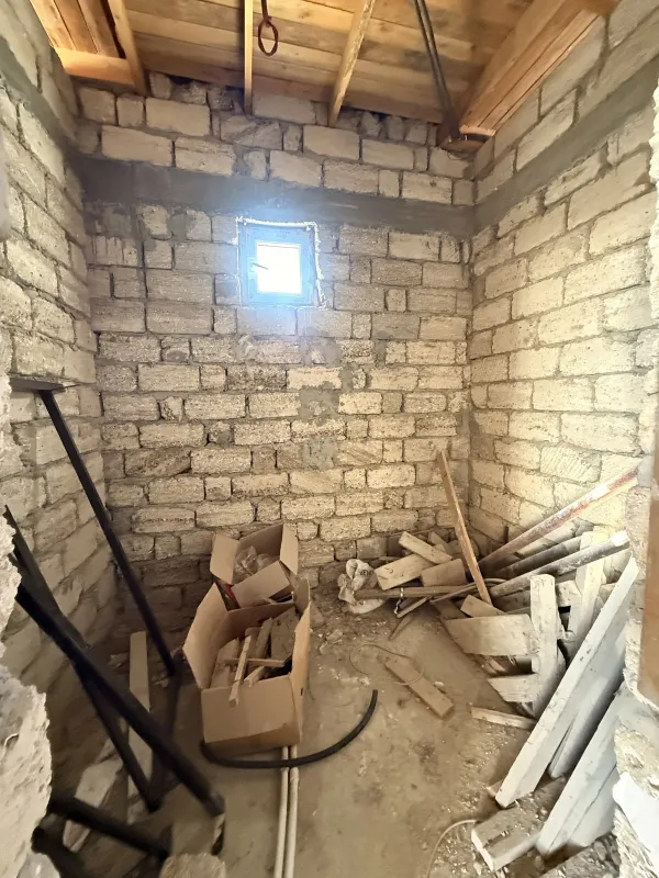 Satılır 4 otaqlı həyət evi 330 m²