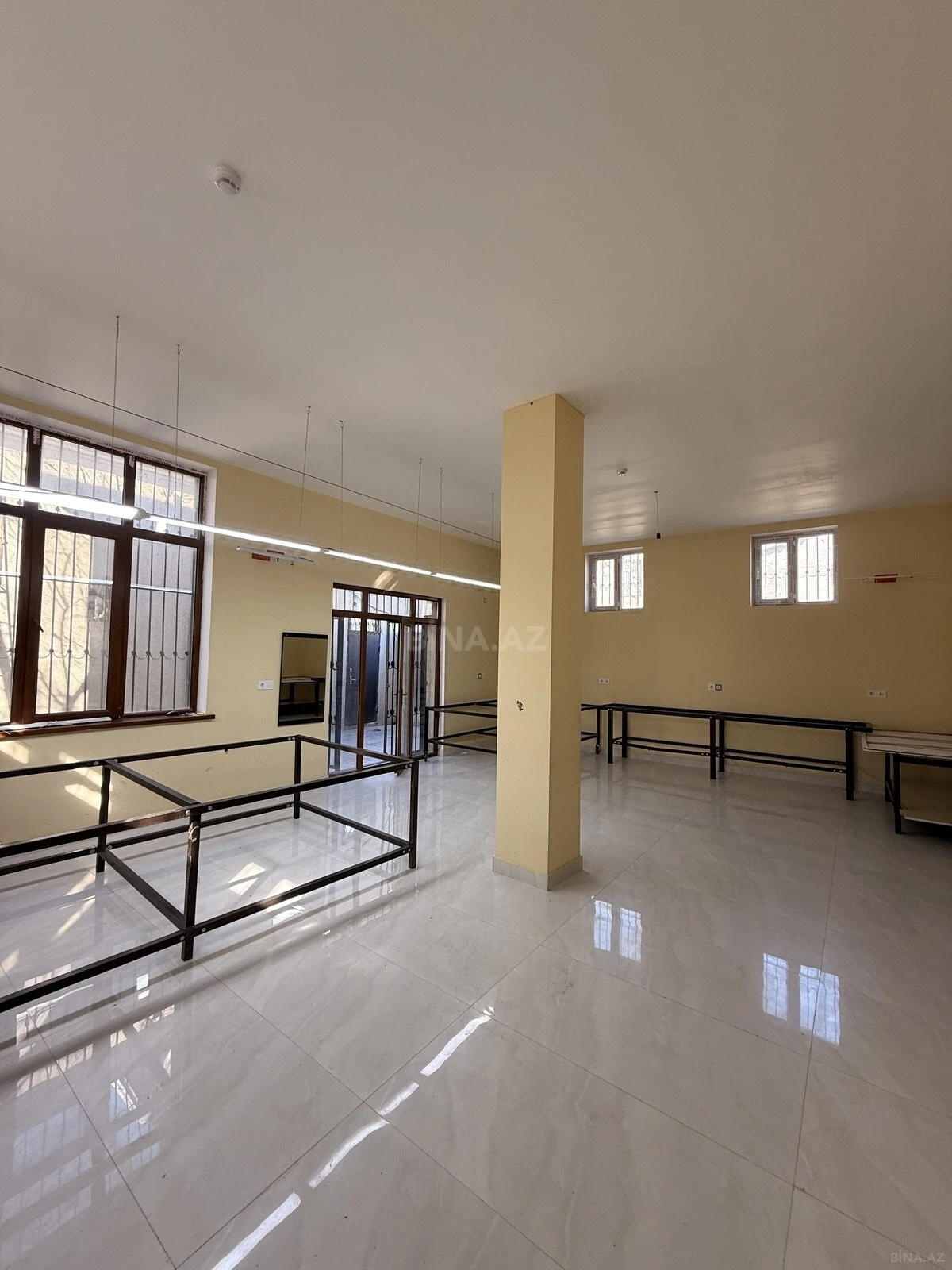 Satılır 4 otaqlı həyət evi 330 m²