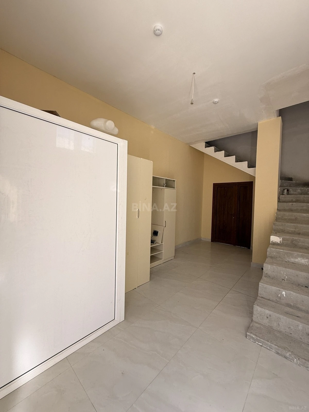 Satılır 4 otaqlı həyət evi 330 m²