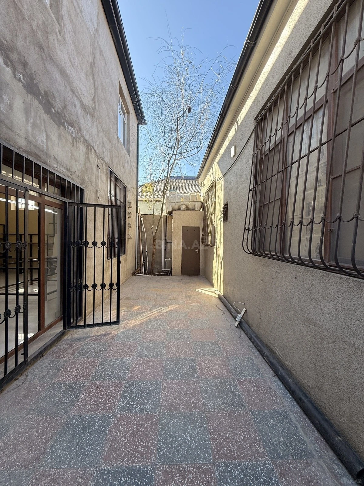 Satılır 4 otaqlı həyət evi 330 m²