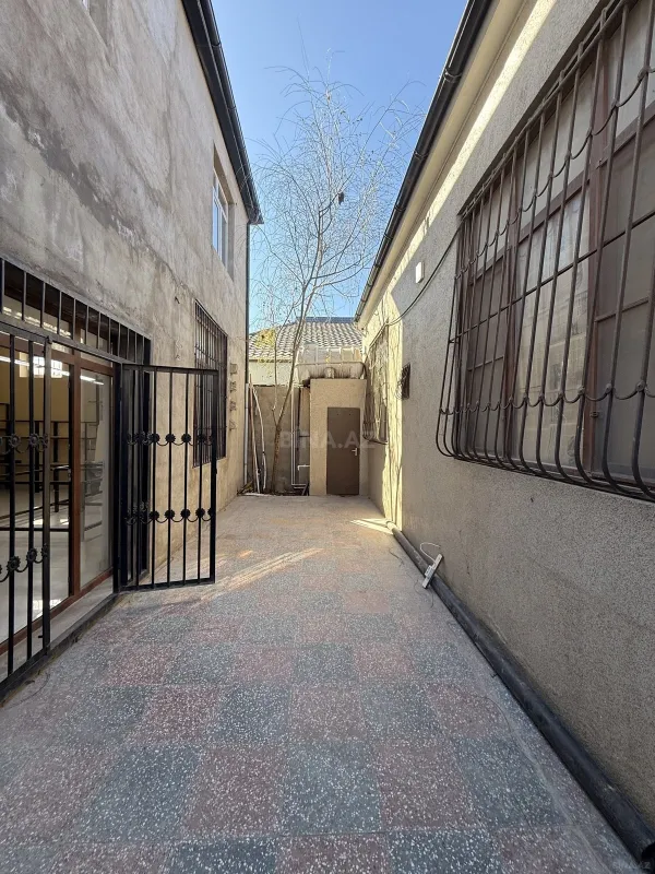 Satılır 4 otaqlı həyət evi 330 m²
