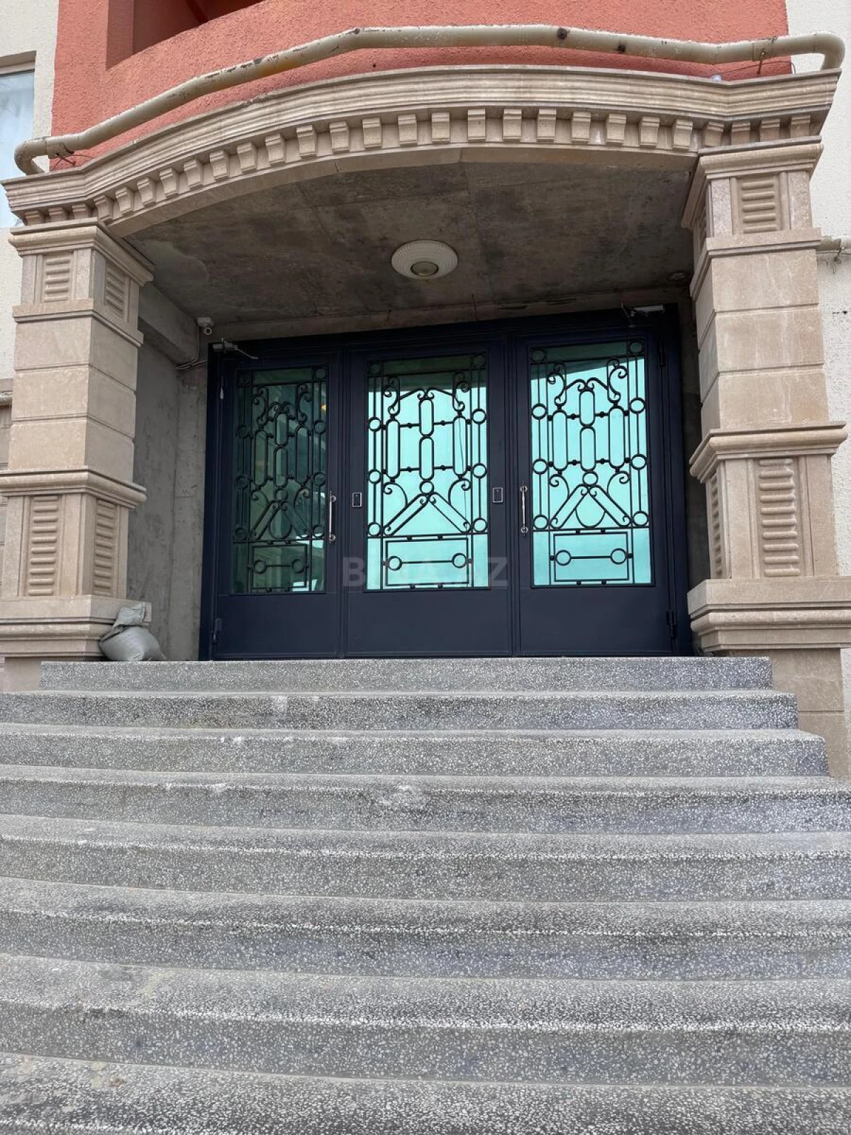 Satılır 2 otaqlı mənzil 56 m²