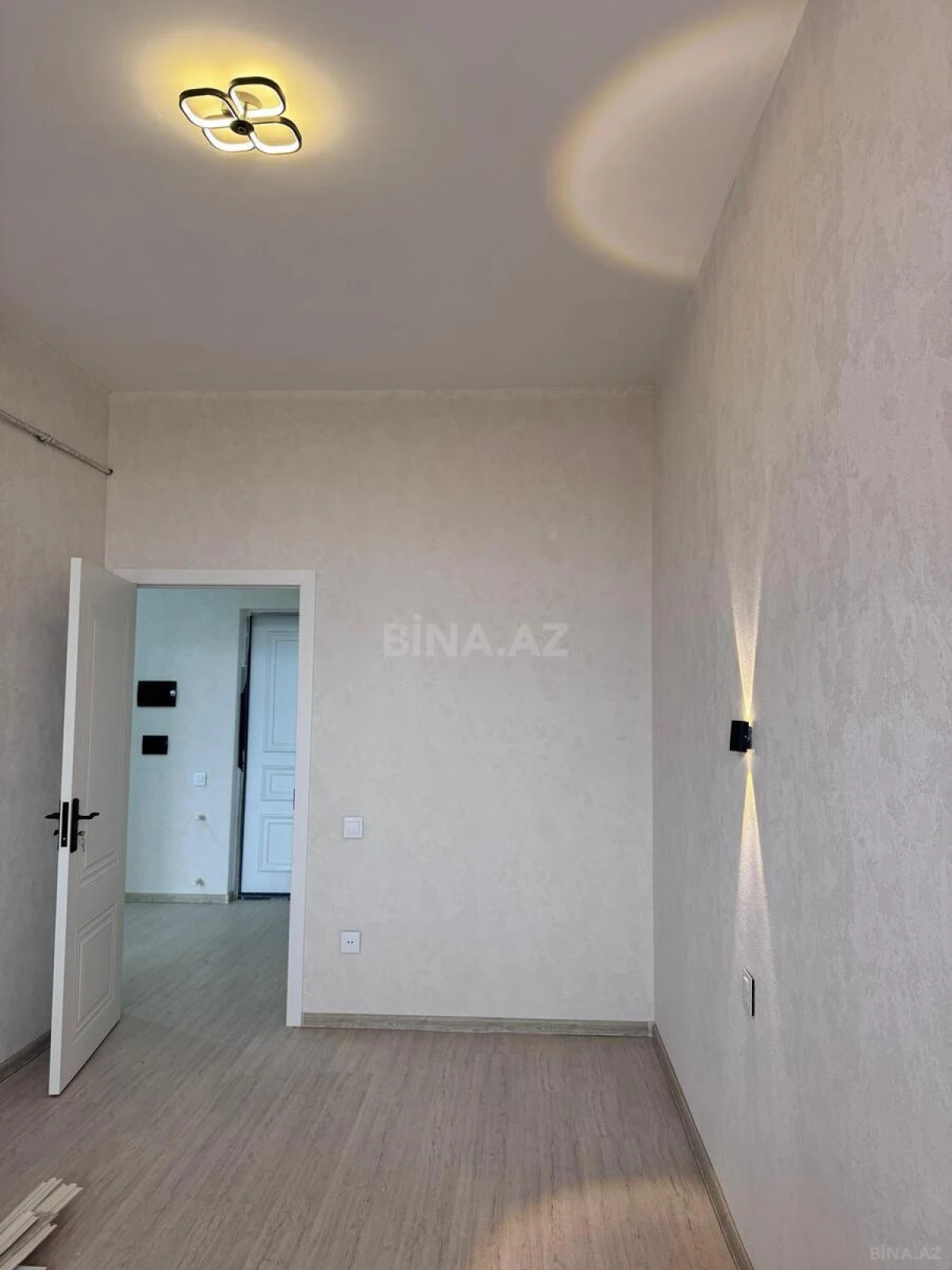 Satılır 2 otaqlı mənzil 56 m²