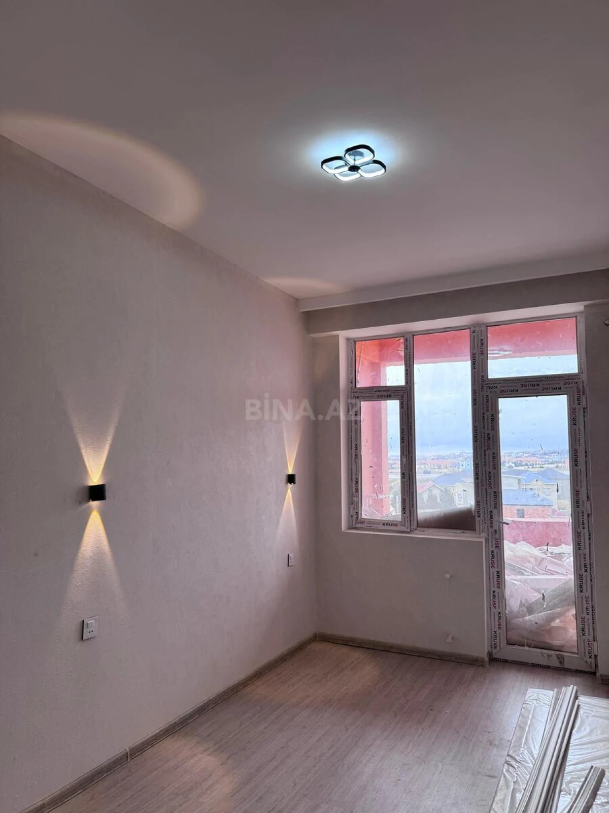 Satılır 2 otaqlı mənzil 56 m²